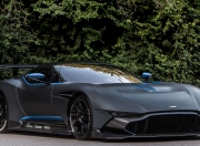 米兰体育入口-绝地突围，当索伯的红色闪电划破雷诺的蓝色防线—周冠宇书写中国赛车史唯一性时刻