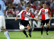 ac米兰体育官网-阿贾克斯卫冕冠军实力不减，继续领跑积分榜