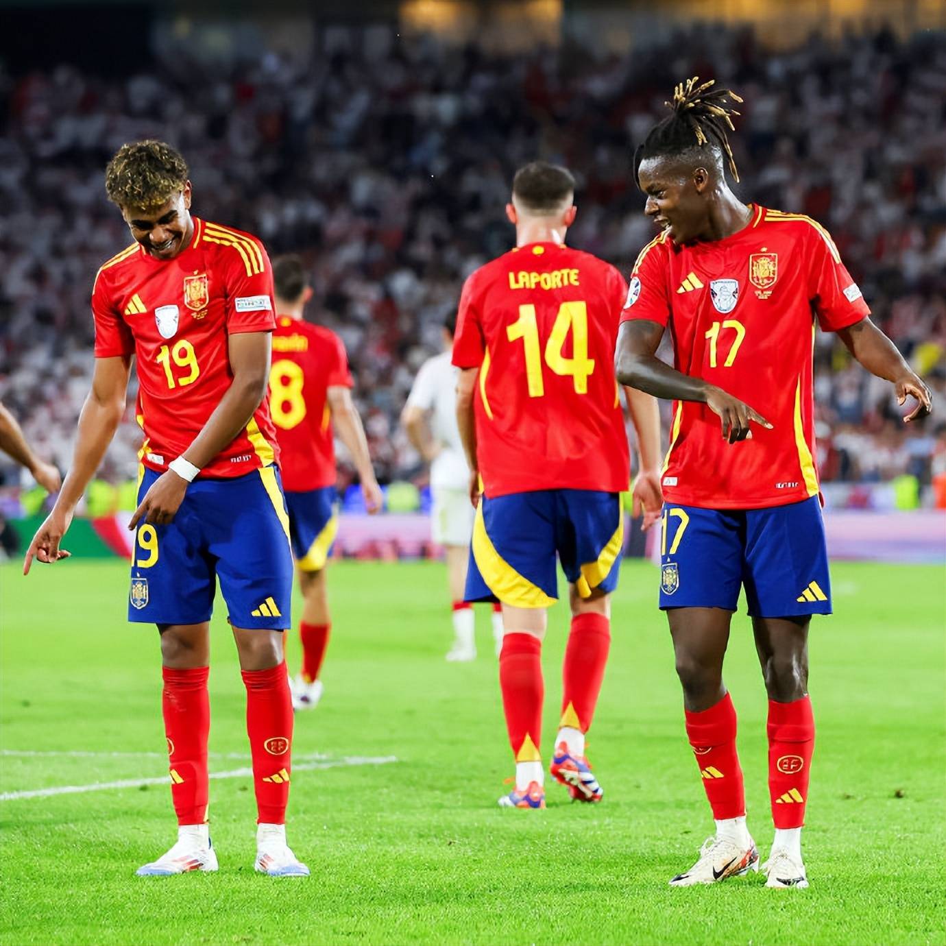 欧洲杯预选赛激战,波波维奇指挥下队伍取胜 欧洲杯预选赛激战,波波维奇指挥下队伍取胜