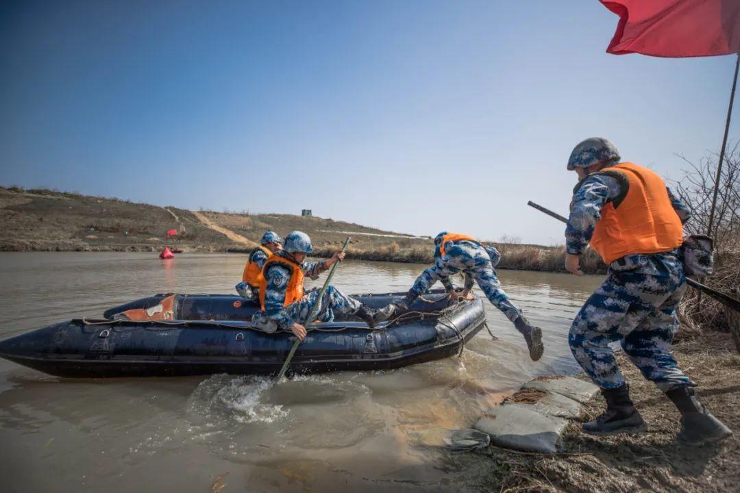 关于加拿大队伍壮志凛然,乘风破浪夺冠的信息 关于加拿大队伍壮志凛然,乘风破浪夺冠的信息