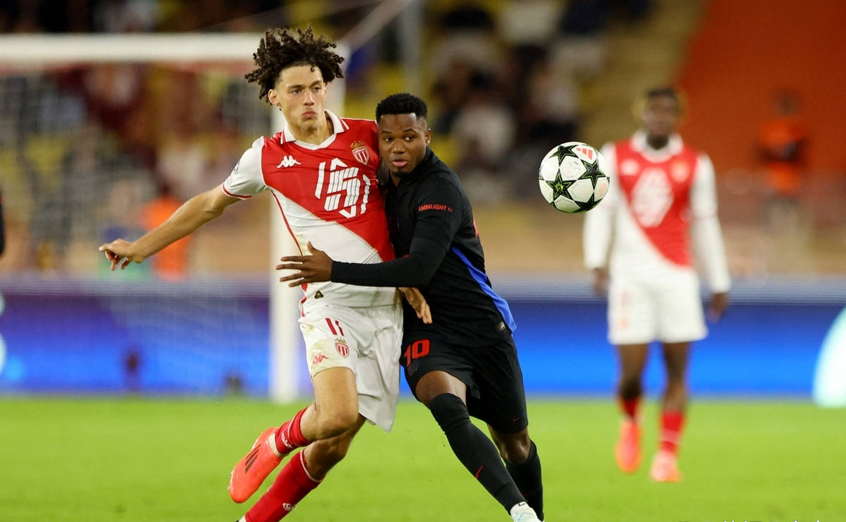 足球场上风云变幻，胜负难以预料的简单介绍