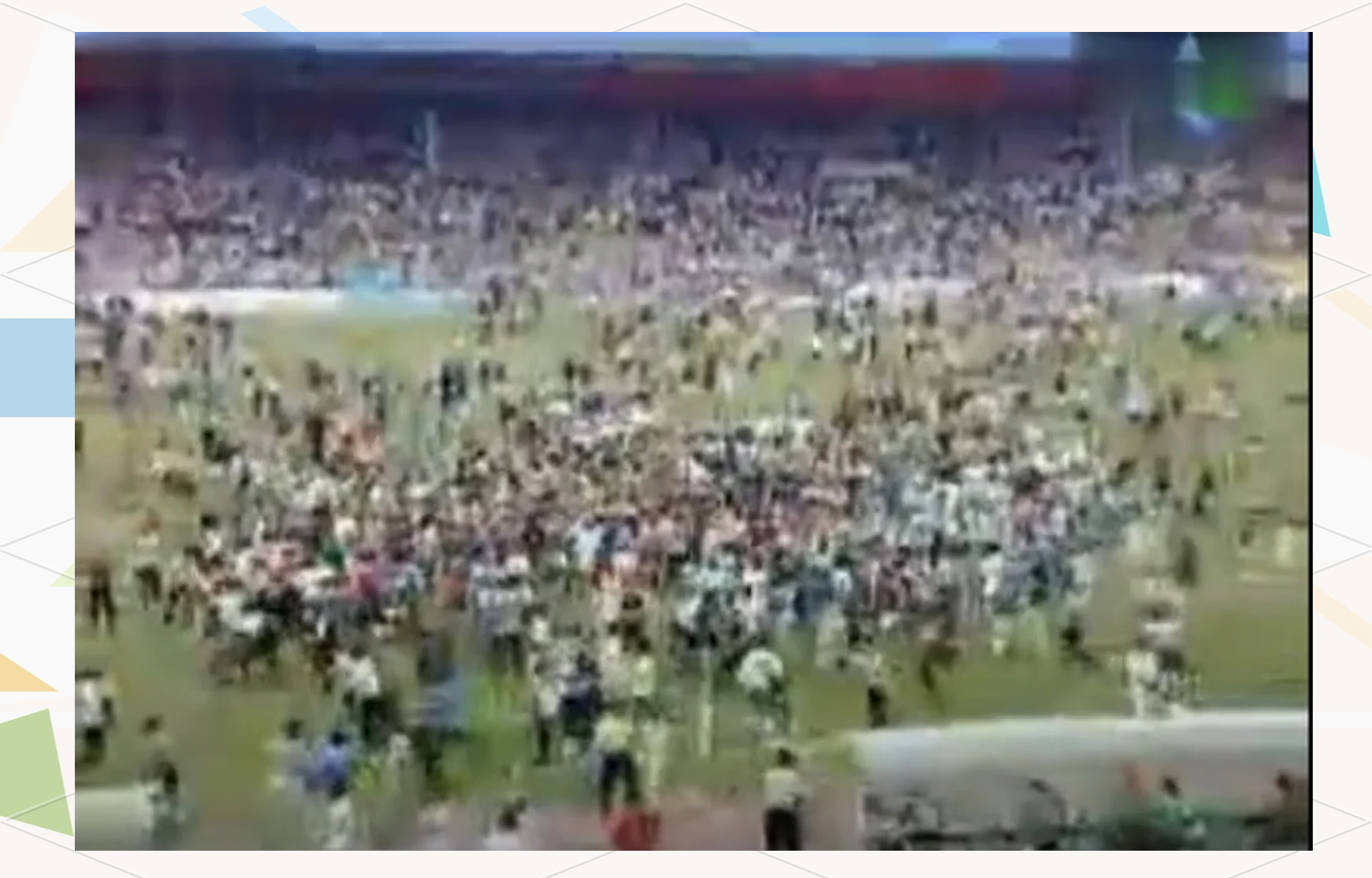 足球场上风云变幻，胜负难以预料的简单介绍