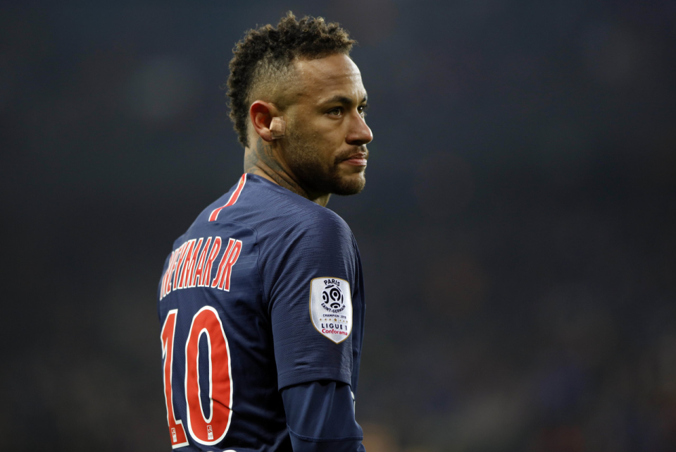 巴黎大胜晋级,内马尔梅开金球 巴黎大胜晋级,内马尔梅开金球