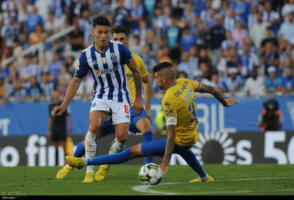 天津狐队场上战术打法精准，主场轻取对手胜出！