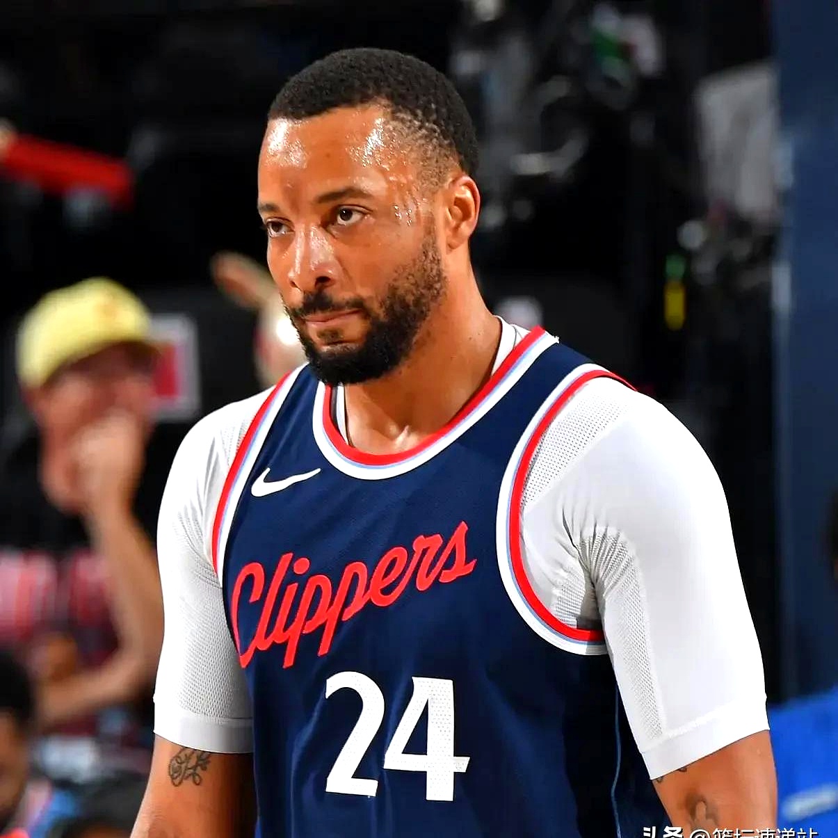 快船队内部关系紧张,球员心态需调整 快船队内部关系紧张,球员心态需调整