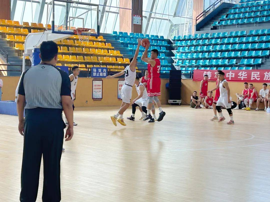 球场彰显风采，赛场精彩纷呈