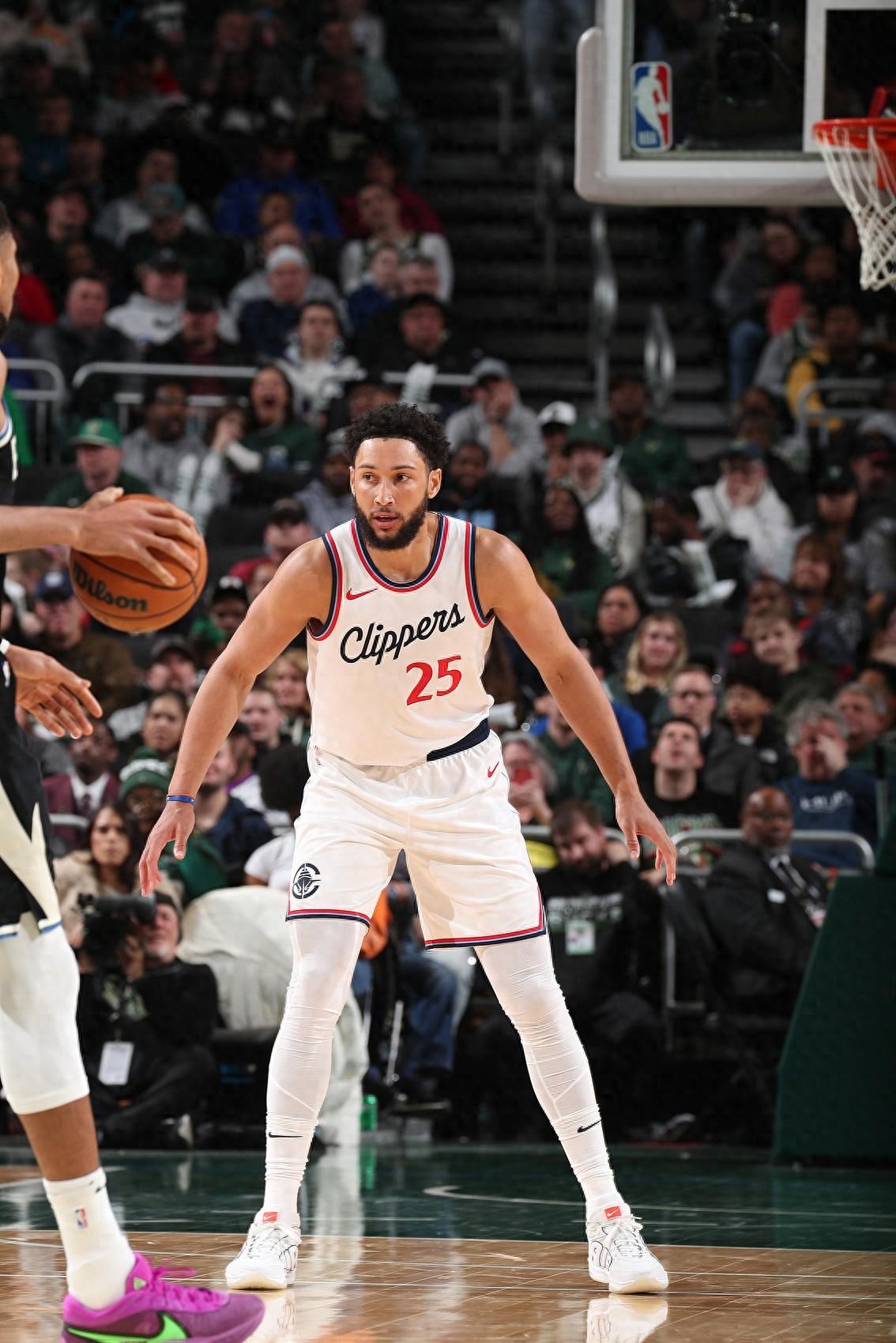 76人主场负开拓者，西蒙斯投篮低迷