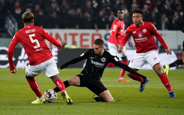 包含狼堡豪取三连胜,稳定表现成德甲赛场新亮点的词条 包含狼堡豪取三连胜,稳定表现成德甲赛场新亮点的词条