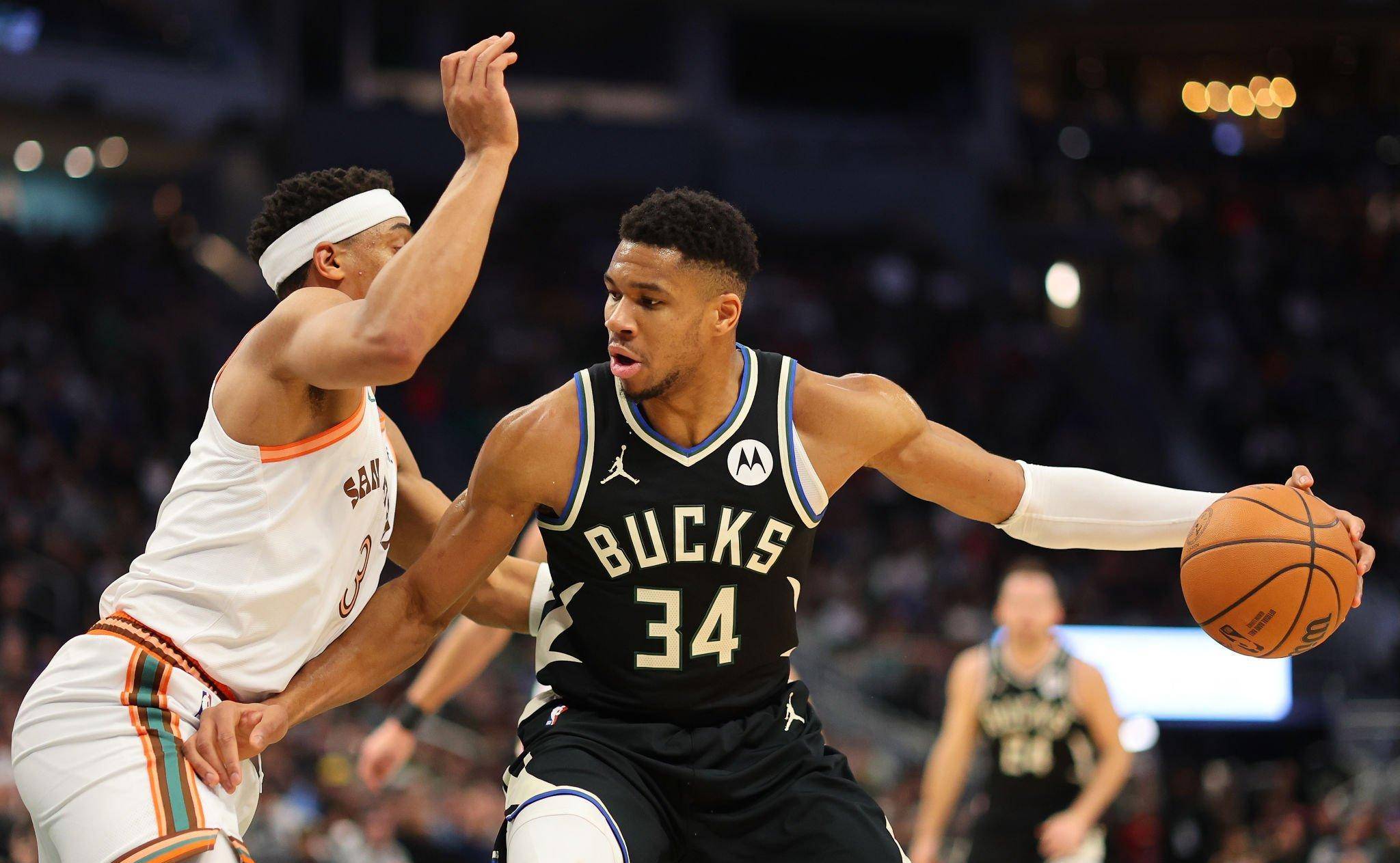 雄鹿战胜马刺，米德尔顿表现出色