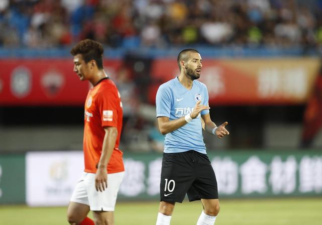 泰达登顶积分榜,卓尔降级区惨遭泰达绝杀 泰达登顶积分榜,卓尔降级区惨遭泰达绝杀