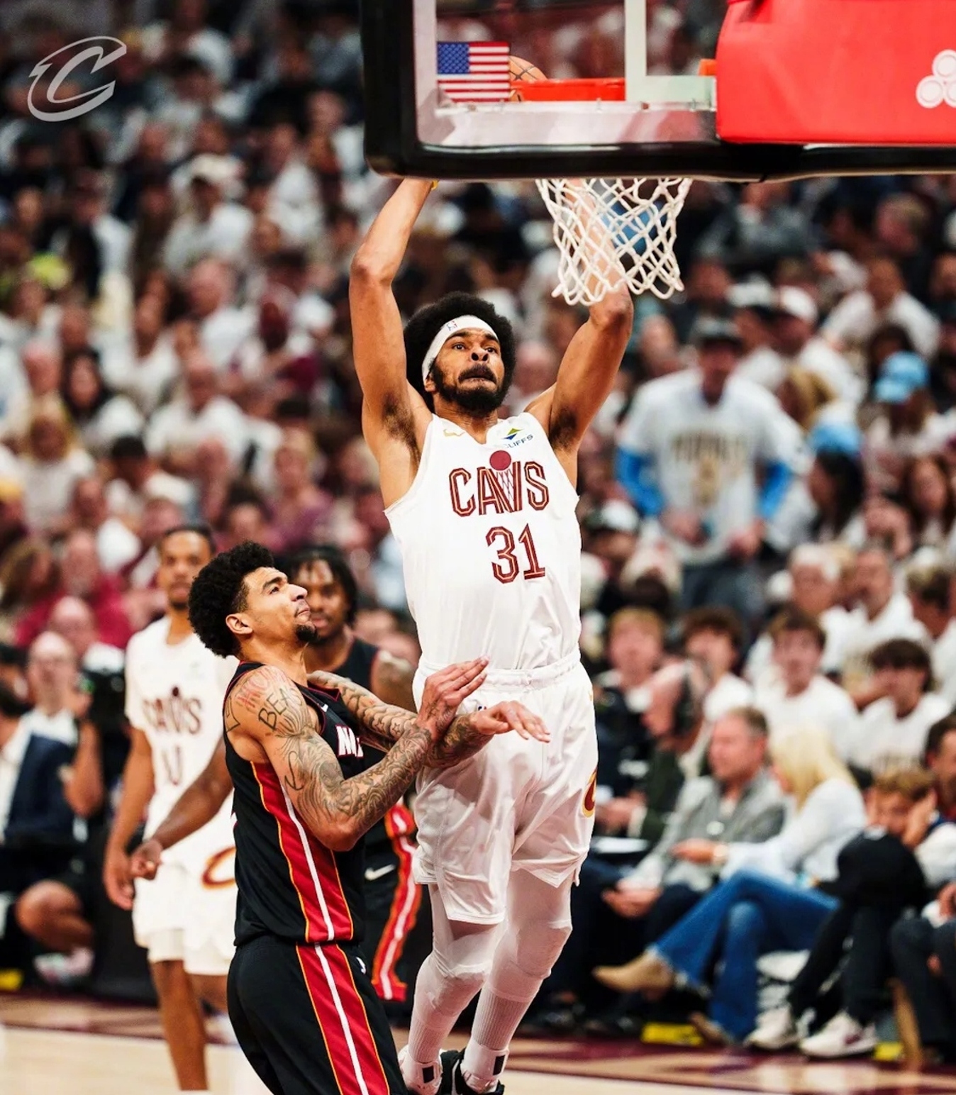 热火主场击败猛龙，保持不败纪录的简单介绍