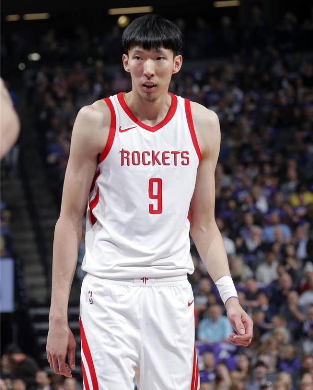 热火完胜篮网，周琦扛起全队